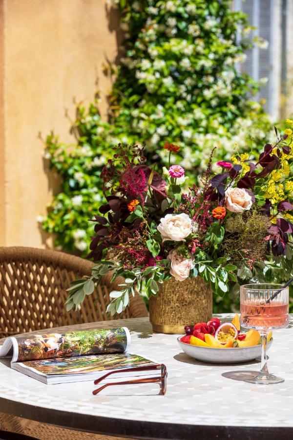 Margaret - Hotel Chouleur Нім Екстер'єр фото